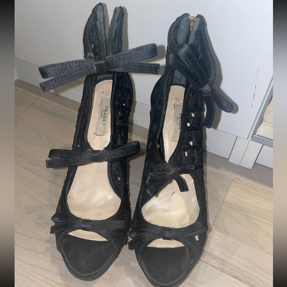Prada heels - Picture 2 of 9